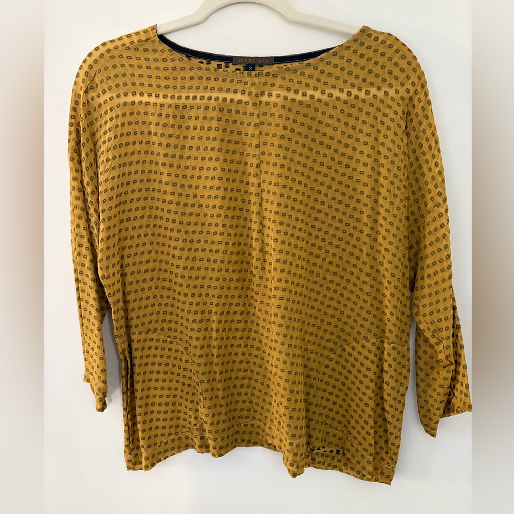 Modaspia Ochre and woven black patterned Top, 100% Silk, size Small, EUC